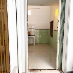 Nhà mặt tiền ngay ngã 4