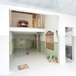 Nhà mặt tiền ngay ngã 4