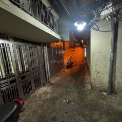 Cho thuê nhà nguyên căn 25m x 5,5 tầng ngõ 56 Ngô Sĩ Liên - Văn Miếu -