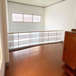 Nhà mặt tiền ngay ngã 4