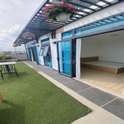 CHO THUÊ PENTHOUSE SÂN VƯỜN TÂN BÌNH – NGAY ETOWN & K300 – ĐỦ NỘI THÂT