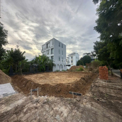 CHO THUÊ ĐẤT 300m2 2 MẶT TIỀN KHU NAM VIỆT Á