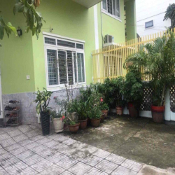 biệt thự sân vườn 2 tầng lầu