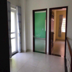 biệt thự sân vườn 2 tầng lầu