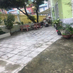 biệt thự sân vườn 2 tầng lầu