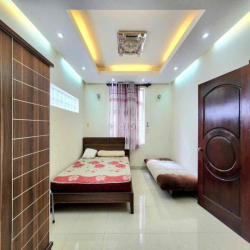 Biệt thự tên lửa có hầm sát aeon đầy đủ nội thất 10x20m 3 tấm 45 tr