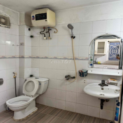 CHO THUÊ NHÀ NGUYÊN CĂN rộng 160 m2, sân vườn. Phố Đại Từ. Giá 8tr.