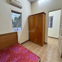 CHO THUÊ NHÀ NGUYÊN CĂN rộng 160 m2, sân vườn. Phố Đại Từ. Giá 8tr.