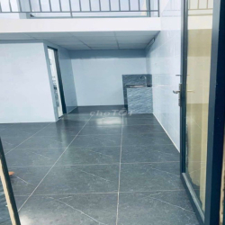 Hẻm 233 Nguyễn Văn Cừ, Trọ mới xây không chung chủ
