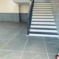 Hẻm 233 Nguyễn Văn Cừ, Trọ mới xây không chung chủ