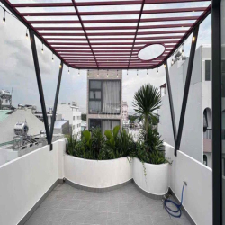 Cho Thuê Nhà Mới Xây 100% DT 200m2 1Trệt 1Lửng 3Lầu 4Pn 5Wc Sân Thượng