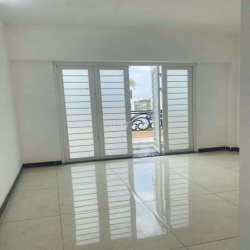 CHO THUÊ BIỆT THỰ 1 TRỆT 2 LẦU, DT 7×20 CÓ 6PN,4WC. HẺM XE HƠI