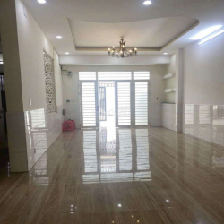 CHO THUÊ BIỆT THỰ 1 TRỆT 2 LẦU, DT 7×20 CÓ 6PN,4WC. HẺM XE HƠI