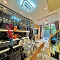  NHÀ MỚI XÂY 3 TẦNG LUXURY  ĐƯỜNG 7,5M  GẦN SIÊU THỊ AEON  HÒA XUÂN