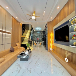  NHÀ MỚI XÂY 3 TẦNG LUXURY  ĐƯỜNG 7,5M  GẦN SIÊU THỊ AEON  HÒA XUÂN