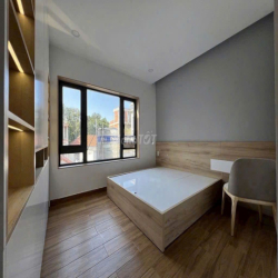 Cần cho thuê nhà MT 49B Cửu Long P.15 Q.10