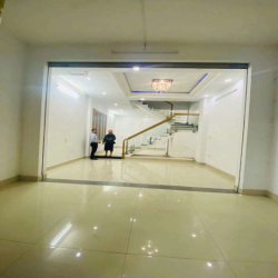 Nhà 2 Lầu 4 Phòng Ngã 4 Nước Đá