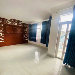 Nhà 2 Lầu 4 Phòng Ngã 4 Nước Đá