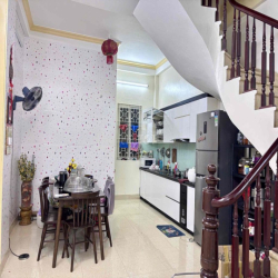 Nhà Phố cho thuê tầng 3, riêng tư, yên tĩnh, nội thất cao cấp
