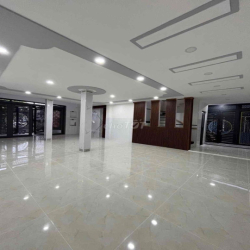 Nhà Mặt Tiền full nội thất . 5Pn KD, VP , Ở Khu Sầm Uất  Nhà Mới đẹp