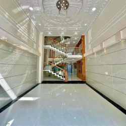 Cho Thuê Nhà DT 4x22m 1Trệt 1Lửng 2Lầu 4Pn 4Wc Sân Rộng Ôtô 1 Sẹc Ngắn