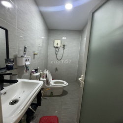 CHO THUÊ NHÀ MẶT TIỀN KINH DOANH VĂN PHÒNG QUẬN 9 3PHONG 10TR