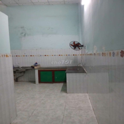 Nhà đẹpmặt tiền dt 5x20m 2pn1wc Huỳnh Thị Na HM giáp Q12 KD tốt, 8,5tr