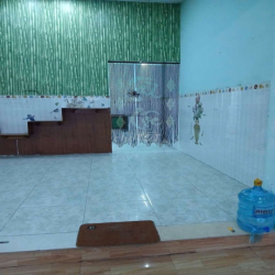 Nhà đẹpmặt tiền dt 5x20m 2pn1wc Huỳnh Thị Na HM giáp Q12 KD tốt, 8,5tr