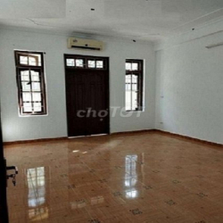 Cho thuê nhà phố Nguyễn Thị Định, Dt 60m2 x 5 tầng, mặt tiền 5m, đg 8m