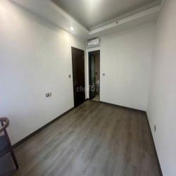 Cho thuê Q7 Boulevard nội thất cơ bản rèm máy lạnh nhà mới view đẹp