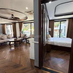 căn hộ 150 m view Hồ Tây 3 ngủ 3 vệ sinh vào ở luôn