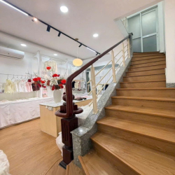 CHO THUÊ NHÀ MT ĐINH CÔNG TRÁNG Q1, DT 4.5x15M, TRỆT 1 LẦU – GIÁ 55TR