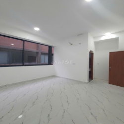 Cho thuê nguyên tầng trệt trong The Global City ,vị trí đẹp