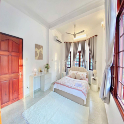 Chính chủ cho thuê biệt thự Thảo Điền, hồ bơi,đầy đủ nội thất 4000 usd
