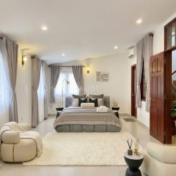 Chính chủ cho thuê biệt thự Thảo Điền, hồ bơi,đầy đủ nội thất 4000 usd