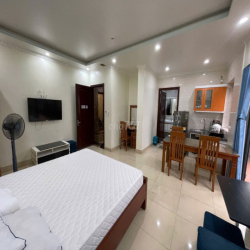 Cho thuê căn hộ 1 ngủ (40m2) Waterfront City, ban công rộng.