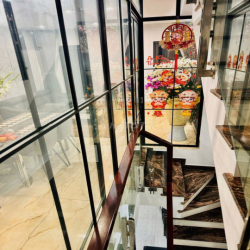 Cho thuê nhà Đức Giang, 6 tầng, thang máy, Gara ô tô.Full nội thất đẹp