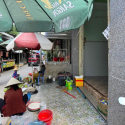 Cho thuê nhà có MB kinh doanh ngay chợ số 10