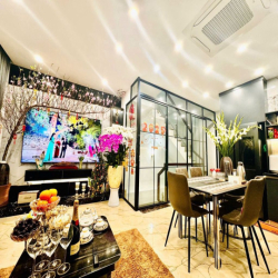 Cho thuê nhà Đức Giang, 6 tầng, thang máy, Gara ô tô.Full nội thất đẹp