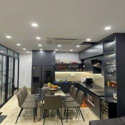 Cho thuê nhà Đức Giang, 6 tầng, thang máy, Gara ô tô.Full nội thất đẹp