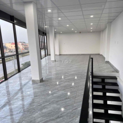 Cho thuê nhà 3 tầng mặt đường Bùi Viện mặt tiền kinh doanh