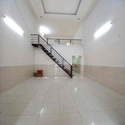 NHÀ 1 TRỆT 1 LẦU - 2PN 2WC - SÂN RỘNG - đường xe tải