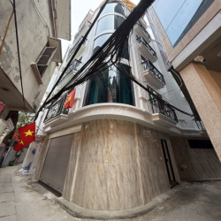 cho thuê căn hộ 1khách 1ngủ 46m tại 76Lạc Long Quân-Hoàng Quốc Việt