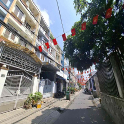 NHÀ 1 TRỆT 1 LẦU - 2PN 2WC - SÂN RỘNG - đường xe tải