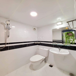 Duplex gác cao cửa sổ cho thuê quận 7 cạnh UFM TDTU LOTTE