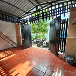 NHÀ 1 TRỆT 1 LẦU - 2PN 2WC - SÂN RỘNG - đường xe tải