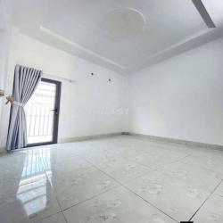 nhà 4 phòng ngủ.gần trạm thu phí Ăn Sương -An Lạc