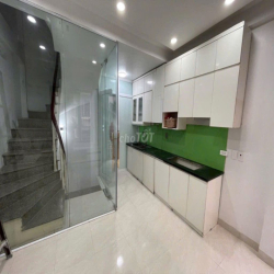 Cho thuê nhà khi Phân Lô Đền Lừ 1 - 30m2 - 6 tầng