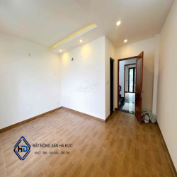 Nhà 2 lầu 5x18 khu nhà lầu gần UBND Quận 12