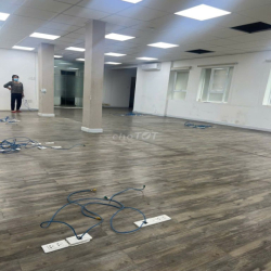 cho thuê văn phòng đẳng cấp hạng A ngay cách mạng tháng tám